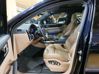 PORSCHE CAYENNE - 10