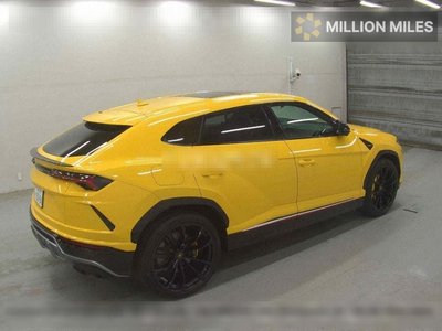 LAMBORGHINI URUS - 5