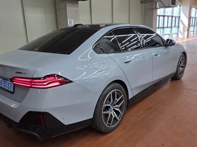 BMW I5 - 3
