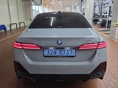BMW I5 - 4