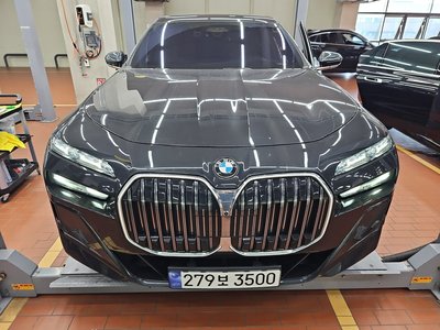 BMW 7 SERIES