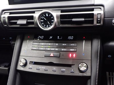 2023 Lexus RC — миниатюра 27