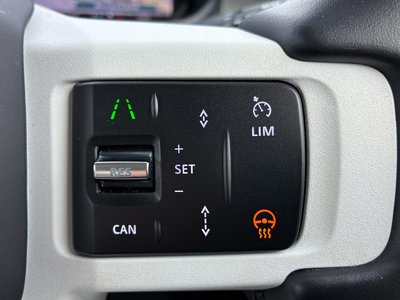 LAND ROVER DEFENDER - 9