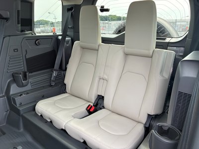 LAND ROVER DEFENDER - 3