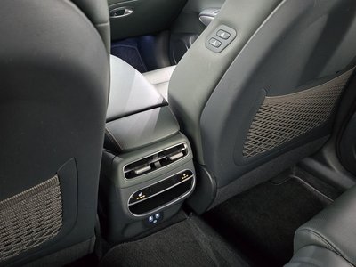 2023 Genesis GV70 — миниатюра 29