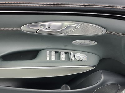 2023 Genesis GV70 — миниатюра 24