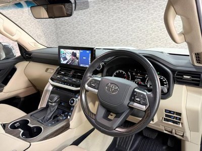 TOYOTA LAND CRUISER 300 - 10