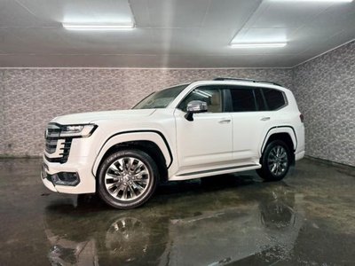 TOYOTA LAND CRUISER 300 - 9