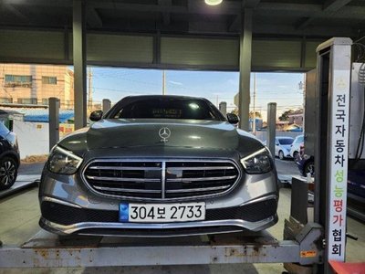 MERCEDES-BENZ E-CLASS - 1