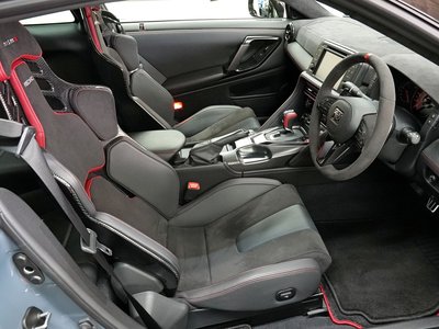 NISSAN GT-R - 7