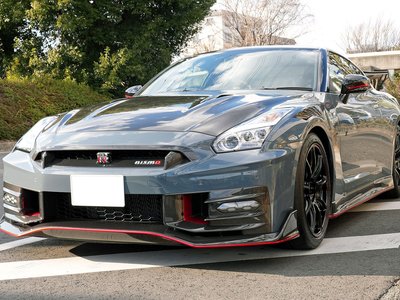 NISSAN GT-R - 1