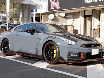NISSAN GT-R - 2