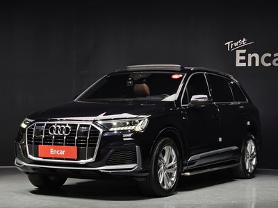 AUDI Q7 - 1