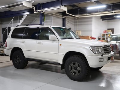 TOYOTA LAND CRUISER 100