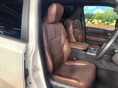 TOYOTA LAND CRUISER 250 - 8