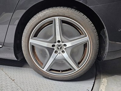 MERCEDES-BENZ EQE - 8