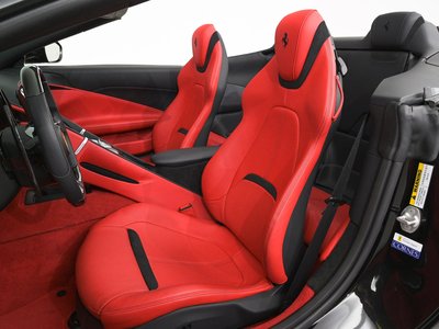 FERRARI ROMA SPIDER - 4