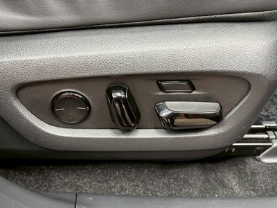 صورة مصغرة 47 لـ 2023 Lexus RX
