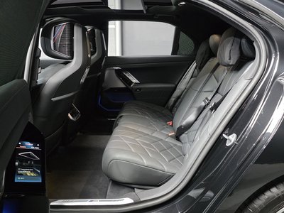 2025 BMW 7 SERIES — миниатюра 18
