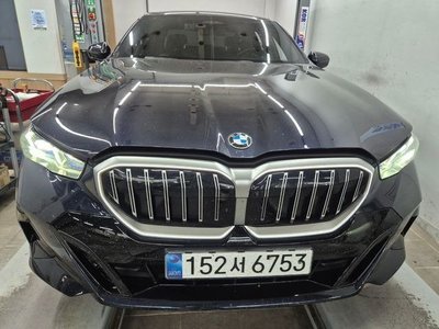 صورة 1 لـ 2025 BMW 5 SERIES