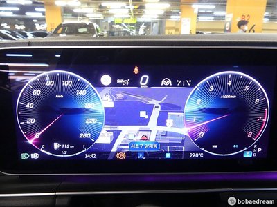 MERCEDES-BENZ GLS - 8