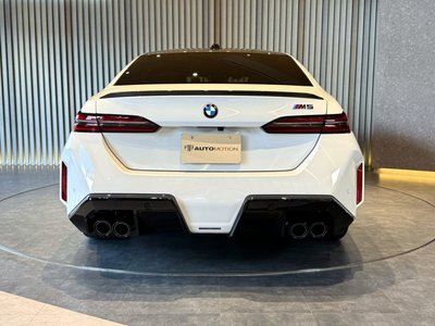2025 BMW M5 — фото 9