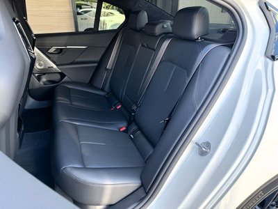 2025 BMW M5 缩略图 73