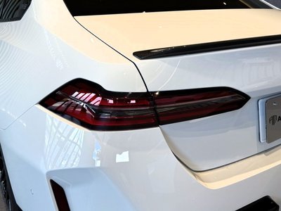 2025 BMW M5 缩略图 37