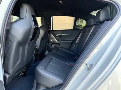 2025 BMW M5 缩略图 75
