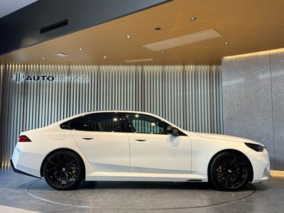2025 BMW M5 缩略图 32