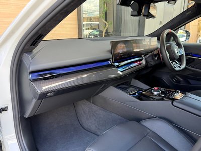 2025 BMW M5 缩略图 45