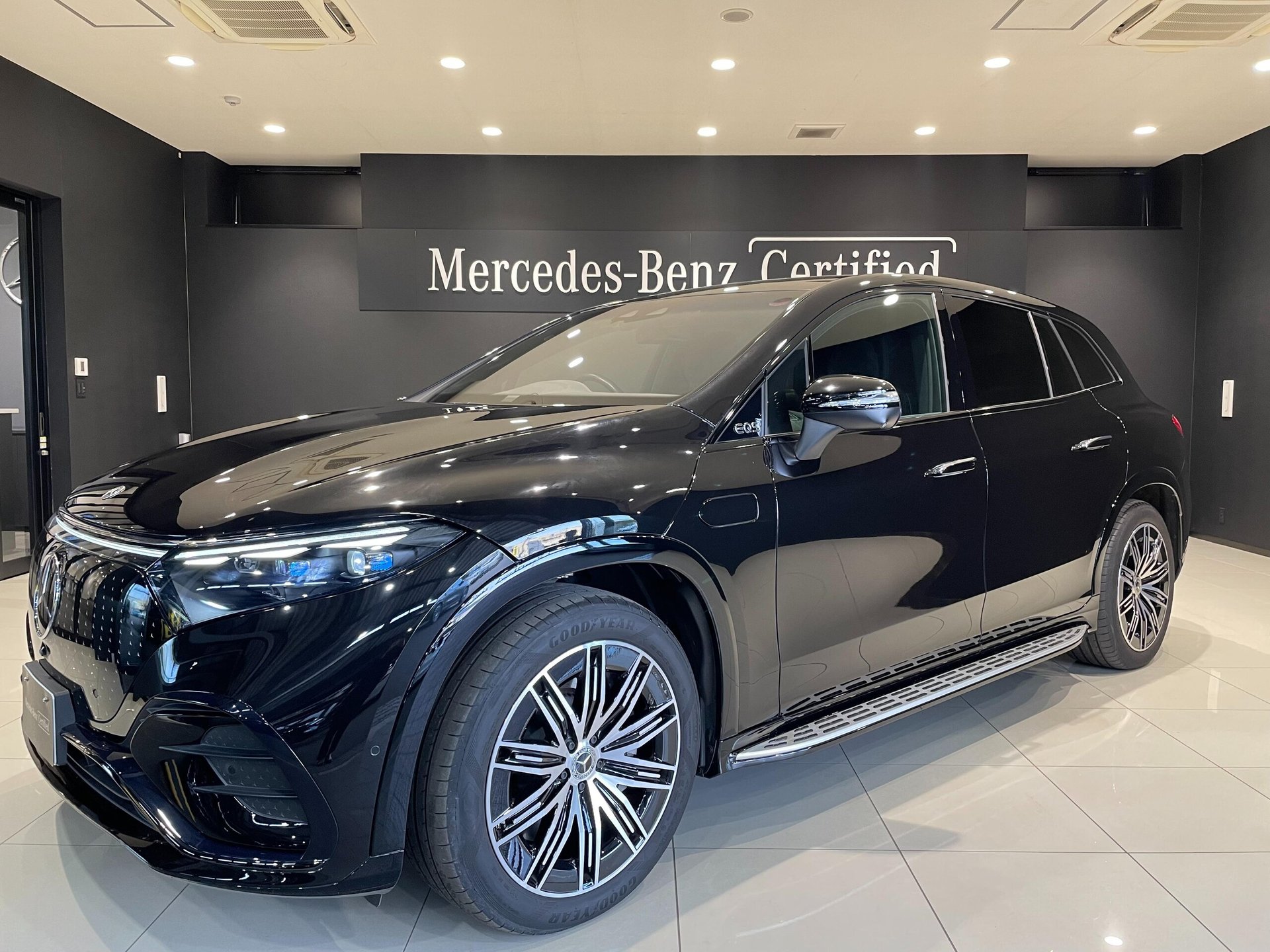 MERCEDES-BENZ EQS - View 1