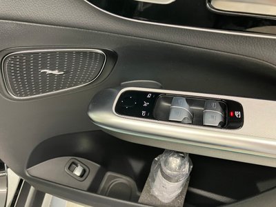 2025 Mercedes-BENZ GLC — миниатюра 21
