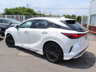 صورة 8 لـ 2025 Lexus RX