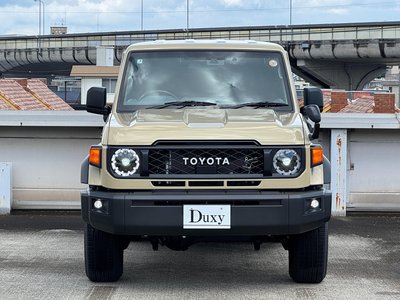 TOYOTA LAND CRUISER - 10