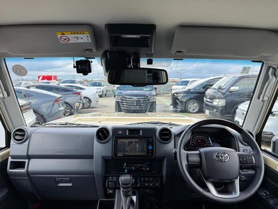 TOYOTA LAND CRUISER - 3