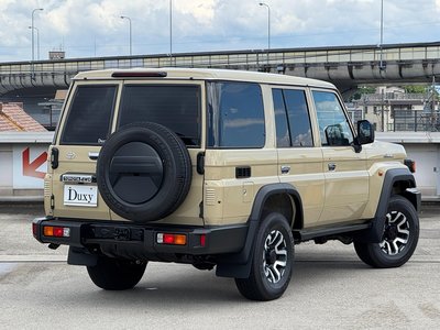 TOYOTA LAND CRUISER - 9