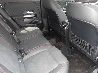 صورة مصغرة 46 لـ 2025 Mercedes-BENZ GLA