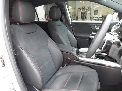 MERCEDES-BENZ GLA - 4