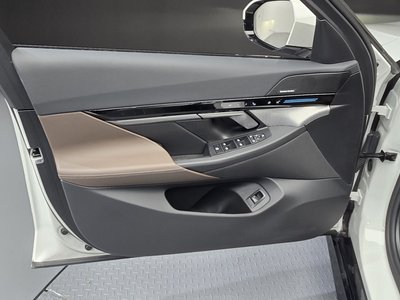 صورة مصغرة 14 لـ 2023 BMW 5 SERIES
