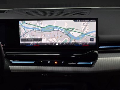 صورة مصغرة 24 لـ 2023 BMW 5 SERIES