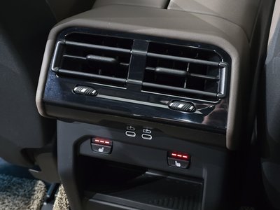 صورة مصغرة 29 لـ 2023 BMW 5 SERIES
