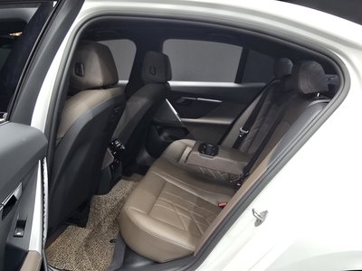 صورة مصغرة 17 لـ 2023 BMW 5 SERIES