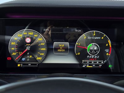 MERCEDES-BENZ E-CLASS - 8