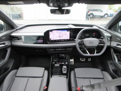 صورة 9 لـ 2025 AUDI Q6 E-TRON