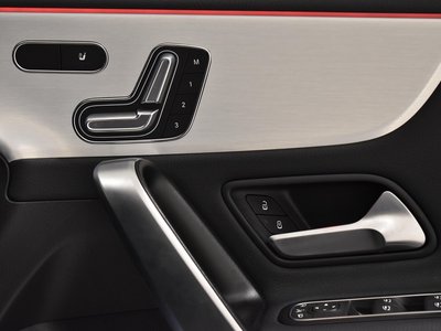 MERCEDES-BENZ CLA - 6