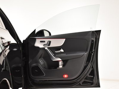 MERCEDES-BENZ CLA - 5