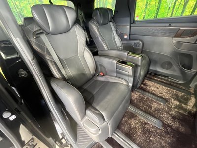 TOYOTA VELLFIRE - 9