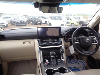 TOYOTA LAND CRUISER - 7