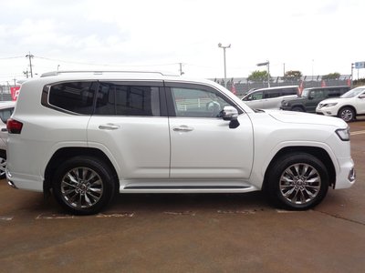 TOYOTA LAND CRUISER - 3